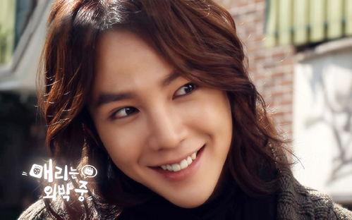 会画画的韩国男明星,揭秘会画画的韩国男明星的多面魅力”