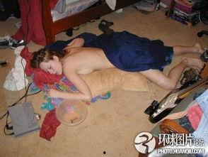 美女喝醉图片,捕捉美女醉态下的迷人风采